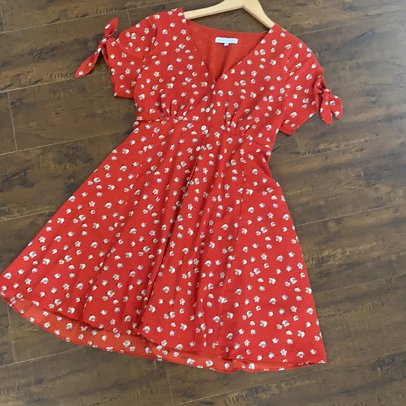 Heartloom Dress - Picture 2 of 6